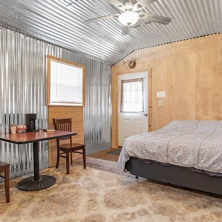 Hotel Great Heart Edwards Cabin 2 à Bandera Extérieur photo